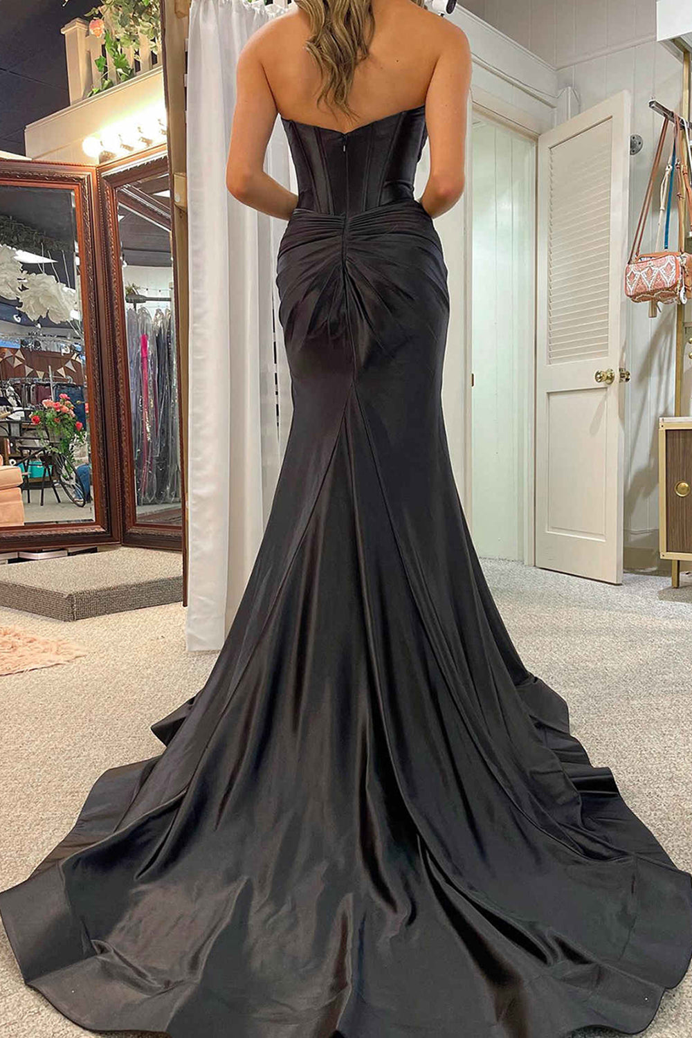 Satin Prom Dresses for Women 2026 Sweetheart Cut Out Mermaid Long Evening Party Dress with Slit (HW023)